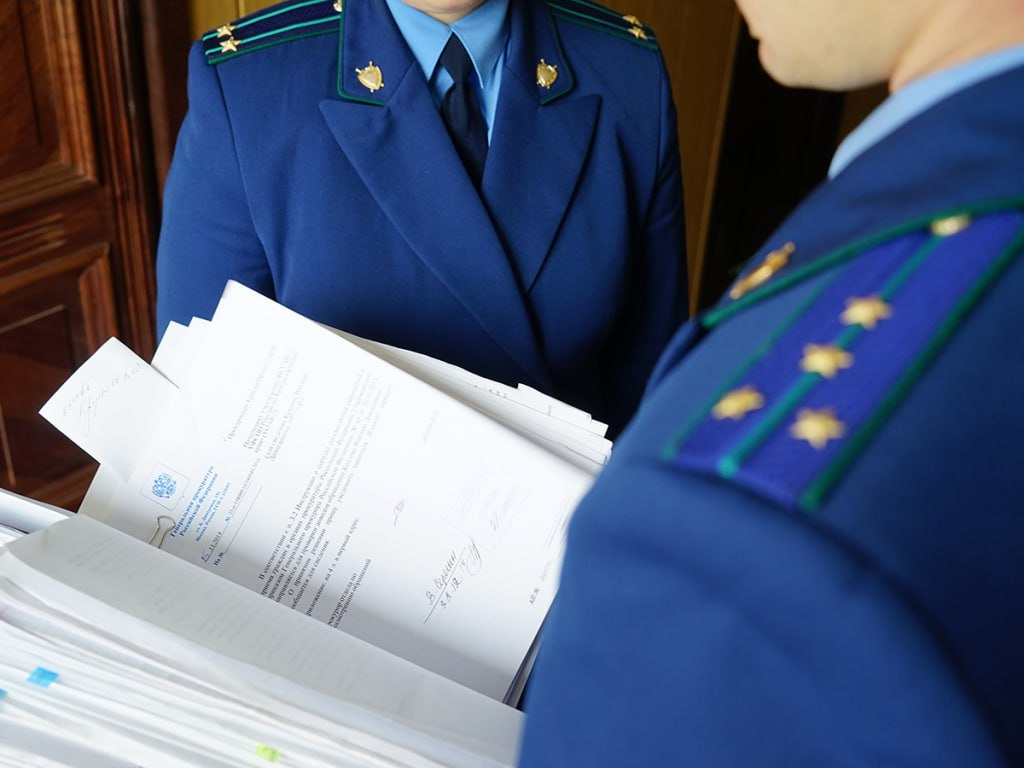 В Нижегородской области возбуждено уголовное дело по факту загрязнения земель сельскохозяйственного назначения. Нижегородская межрайонная природоохранная прокуратура установила, что в Сергаче юрлицо незаконно размещало отходы сахарного производства на арендованном участке сельхозназначения, что повлекло его загрязнение и деградацию плодородного слоя. По предварительным расчетам, ущерб почвам превысил 264 млн рублей.