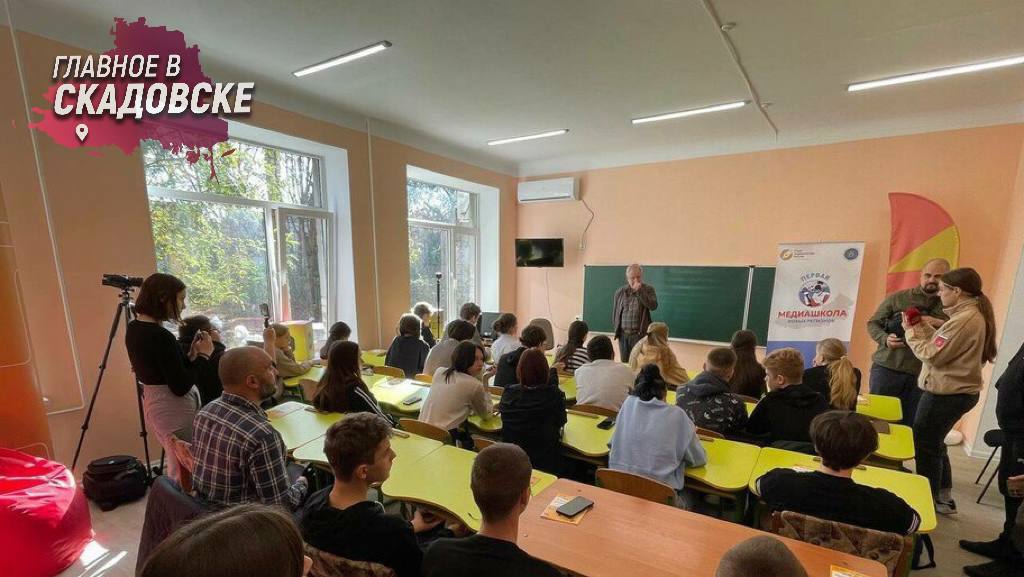 ХГПУ планирует принять 1,3 тыс. студентов на бюджетные места  Херсонский государственный педагогический университет в рамках летней вступительной кампании намерен набрать 1342 студента на бюджетные места. Об этом сообщила ректор Нина Шашкова в интервью Херсонскому агентству новостей.  «Министерство просвещения РФ выделило контрольные цифры приема, бюджетные места на бакалавриат, магистратуру и аспирантуру. Сегодня 7 институтов университета реализуют более 100 основных профессиональных программ. В данный момент в университете обучается более 6 тыс. студентов. Образовательный процесс обеспечивают более 200 опытных преподавателей, свыше 60% преподавательского состава имеют ученую степень кандидата или доктора наук», — поделилась ректор.