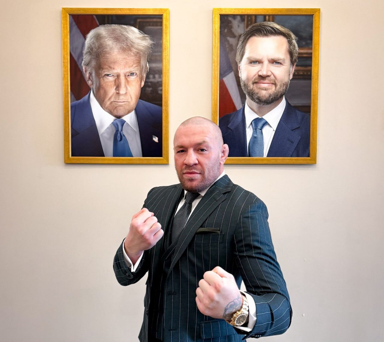 Звезда MMA Конор Макгрегор передумал становиться президентом Ирландии Ирландский боец снял свою кандидатуру с президентских выборов запланированных на ноябрь 2025 года После тщательного обдумывания и консультации с семьёй я снимаю свою кандидатуру с этой президентской гонки Это было непростое решение но на данный момент оно является правильным Ранее Илон Маск заявил что никто не будет сражаться за Ирландию упорнее чем Макгрегор Подписывайтесь на Контекст 360