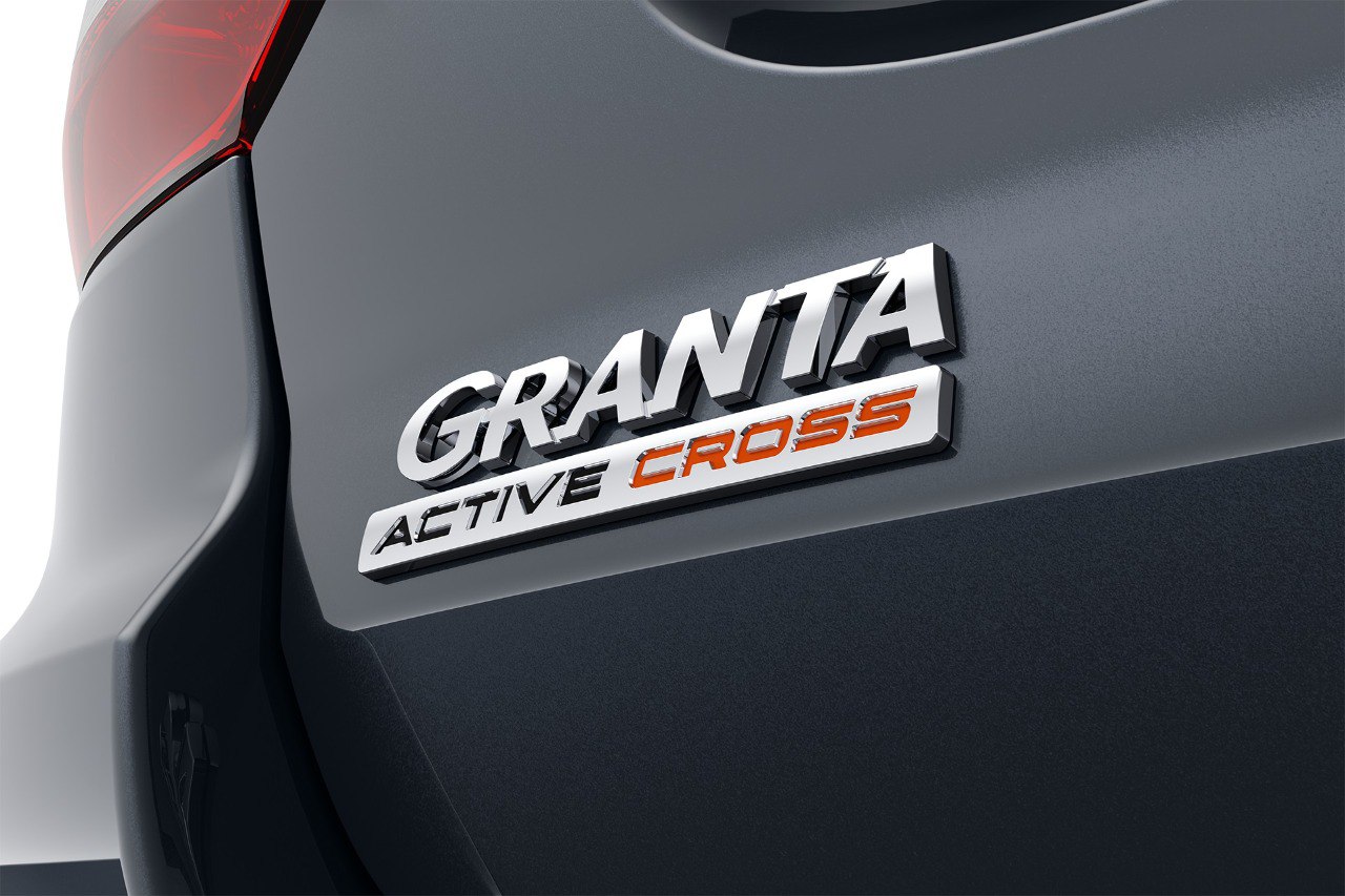 АвтоВАЗ запускает лифтбек Гранта Active Cross У такой машины увеличенный до 198 мм клиренс и защитный пластиковый обвес кузова. Active Cross будут оснащать моторами 1.6 90 или 106 л.с. и 5-ступенчатой механической коробкой. В базовой комплектации – две подушки безопасности, кондиционер, обогрев передних сидений, аудиосистема и другие опции. Цены и дату начала фактических продаж объявят позже.