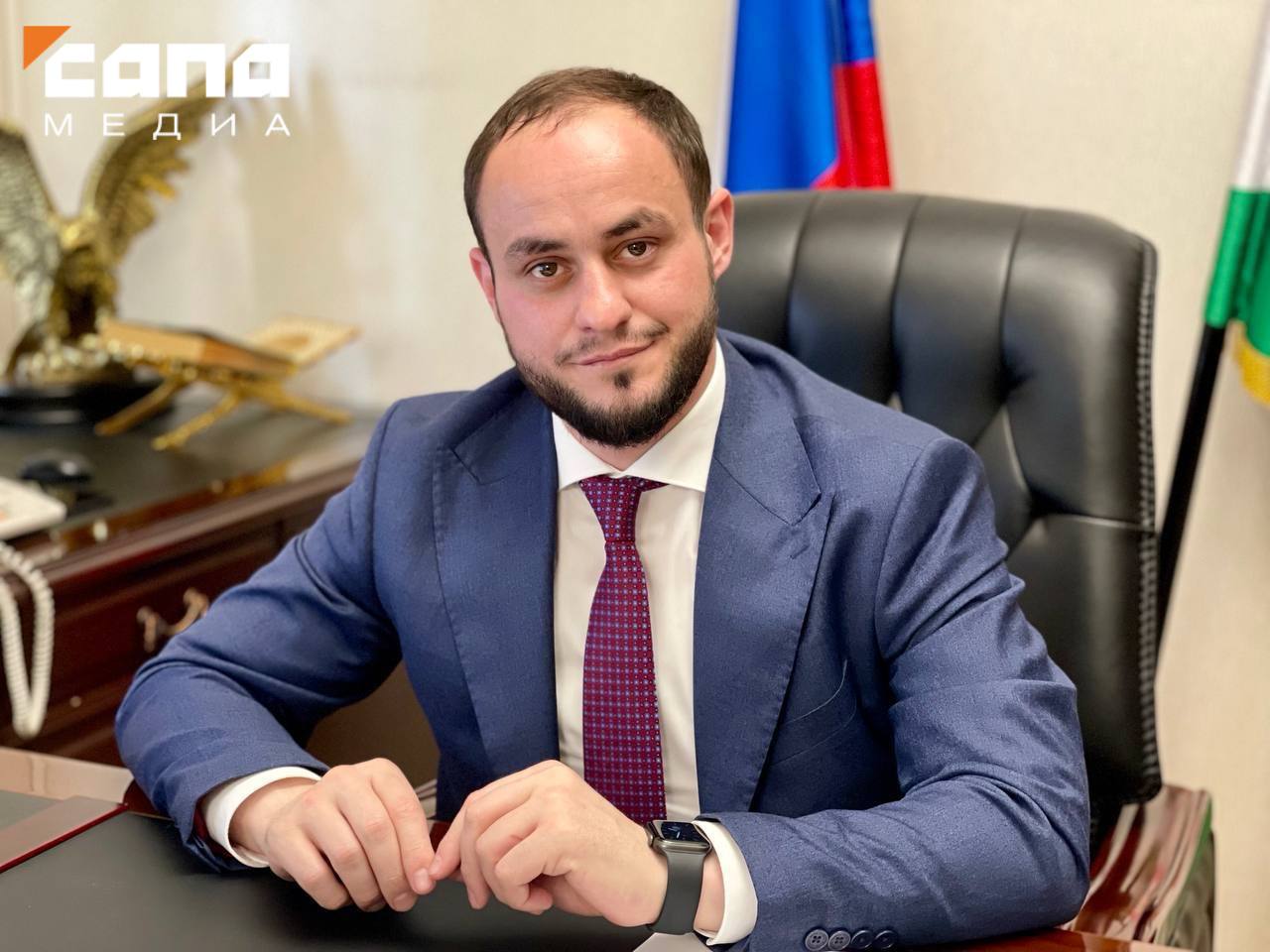 Экс главу Минздрава Ингушетии освободили из под домашнего ареста по делу о хищении 53 млн рублей Изначально Магасский райсуд решил заключить бывшего министра Магомедбашира Балаева под домашний арест до 4 ноября Но апелляционная инстанция изменила меру пресечения Верховный суд республики запретил экс чиновнику определенные действий на два месяца сообщили Сапе в объединенной пресс службе судебной системы региона Как предполагает следствие экс министр и по совместительству главврач онкодиспансера может быть причастен к хищению бюджетных средств Исчезнувшие деньги Минздрав РФ выделил региональному министерству на закупку медоборудования В результате аферы бюджету Ингушетии причинен ущерб на сумму 53 млн рублей Балаева подозревают в мошенничестве   Предполагается что деньги могли похитить на госконтрактах Сунженская райбольница и двое предпринимателей заключили контракт в котором стоимость реабилитационного медоборудования была завышена на 53 млн Главврач и бизнесмены также стали фигурантами уголовного дела о мошенничестве Руководитель больницы помещен под домашний арест предприниматели находятся под стражей Подписывайся на Сапа Кавказ