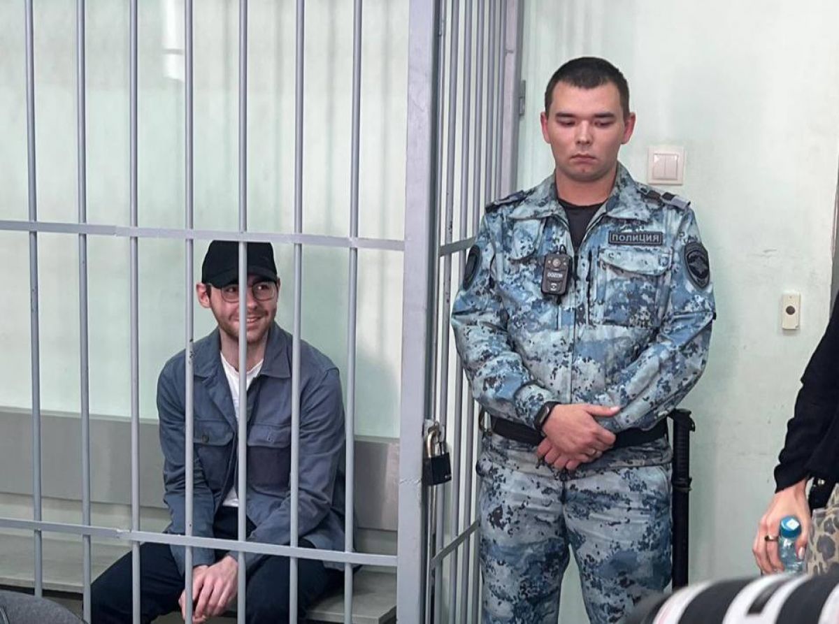 Суд продлил арест редактору URA RU Денису Аллаярову Ленинский районный суд Екатеринбурга продлил арест редактору URA RU Денису Аллаярову — он останется под стражей до 4 октября. Подписаться ↗ Обратная связь