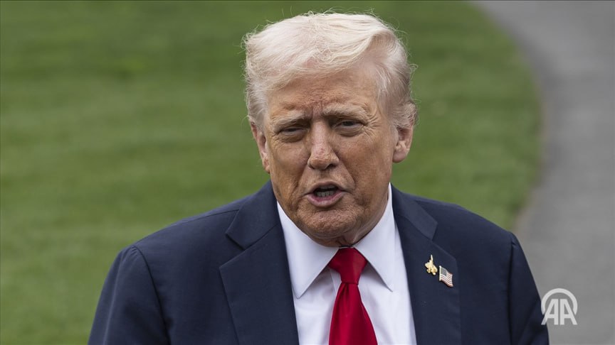 Трамп заявил что Индия будет покупать нефть у Венесуэлы вместо Ирана Президент США Дональд Трамп заявил что Индия начнет закупать нефть у Венесуэлы вместо Ирана добавив что возможность приобретения венесуэльской нефти остается открытой и для Китая Выступая перед журналистами на борту самолета Air Force One во время поездки во Флориду Трамп дал оценку направлению поставок венесуэльской нефти в рамках глобальной энергетической политики США Индия приходит и будет покупать нефть у Венесуэлы вместо Ирана сказал Трамп отметив что концепция соглашения по этому вопросу уже сформирована Он также подчеркнул что дверь для Китая в вопросе венесуэльской нефти остается открытой Подробнее на нашем сайте v aa com tr 3816910 24 7 в сутки с Агентством Анадолу