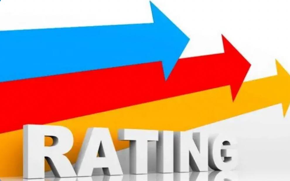 Американская компания Nvidia заняла третье место в рейтинге лучших работодателей США в 2026 году при этом заняв первое место по качеству управления согласно данным онлайн платформы Glassdoor Первые две строчки в рейтинге достались автомоечному бизнесу Crew Carwash и сети быстрого питания In N Out Burger Другие техгиганты оказались ниже Google заняла 11 е место а Apple лишь 77 е