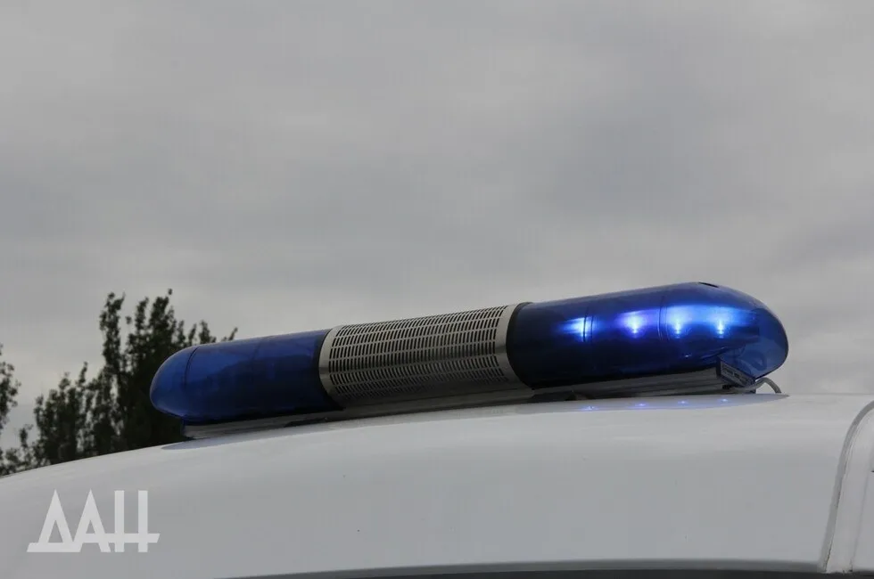 В ДНР из за киевской агрессии погиб ребенок пострадали десять мирных жителей Мальчик 2010 года рождения погиб в Шахтерске при детонации взрывоопасного предмета Еще один ребенок 2013 года рождения получил ранения средней степени тяжести В результате атак ВСУ в Ясиноватском округе Углегорске Дебальцево и Горловке пострадали 7 мужчин и две женщины Читать полностью Подпишись на нас в MAX
