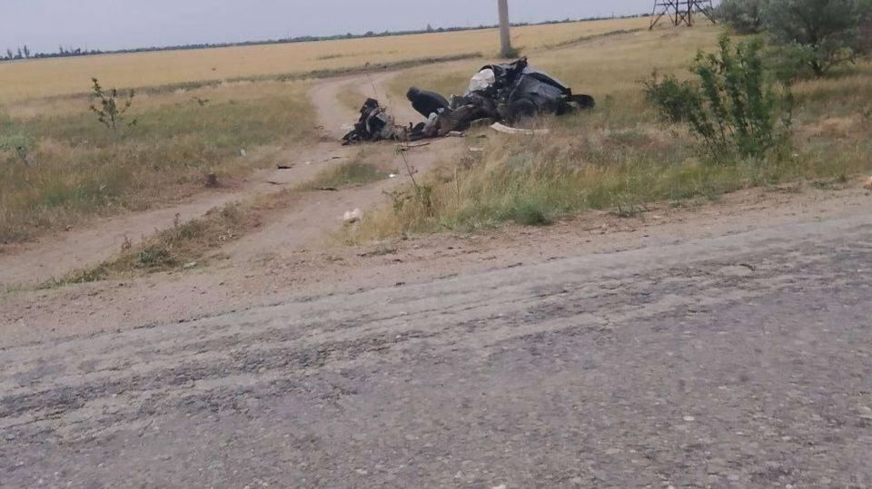 Страшное ДТП в Джанкойском районе - машину разорвало на куски СИМФЕРОПОЛЬ, 19 июн – РИА Новости Крым. В Джанкойском районе Крыма Chevrolet влетел в дерево, пострадал водитель. Об этом РИА Новости Крым сообщили в пресс-службе Госавтоинспекции Крыма. Авария произошла накануне вечером в районе села Мироновка. "Водитель Chevrolet не выбрал безопасную скорость на левом закруглении выехал за пределы проезжей части дороги и совершил наезд на препятствие дерево", - сообщили в пресс-службе. По данным правоохранителей, водитель иномарки получил травмы различной степени тяжести и госпитализирован.... Подробнее>>>
