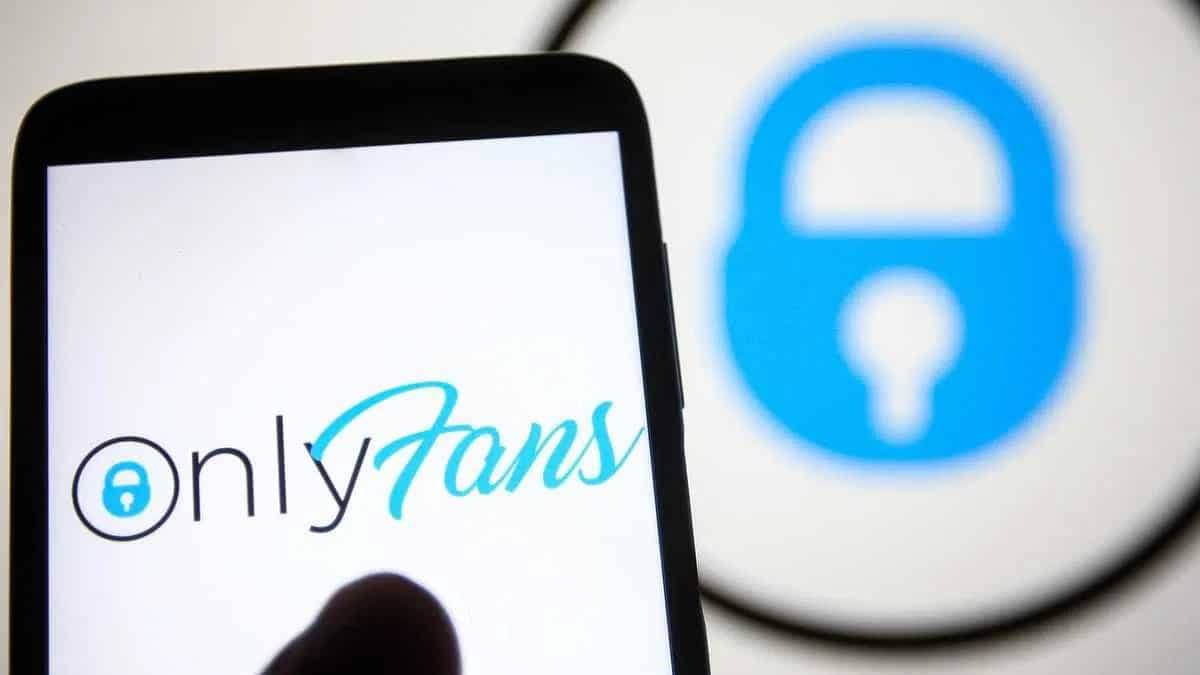 Налоговая получила информацию об украинцах, которые зарабатывают на Only Fans — Гетманцев  "Например, гражданка "С" получила за несколько лет более $4 млн. Также гражданкой "К" от указанной деятельности получено более $3 млн, а гражданкой "Б" - около $1,8 млн", - написал он.    Николай Дульский. Подписаться!    Дульский в Rutube. ПОДПИШИСЬ!