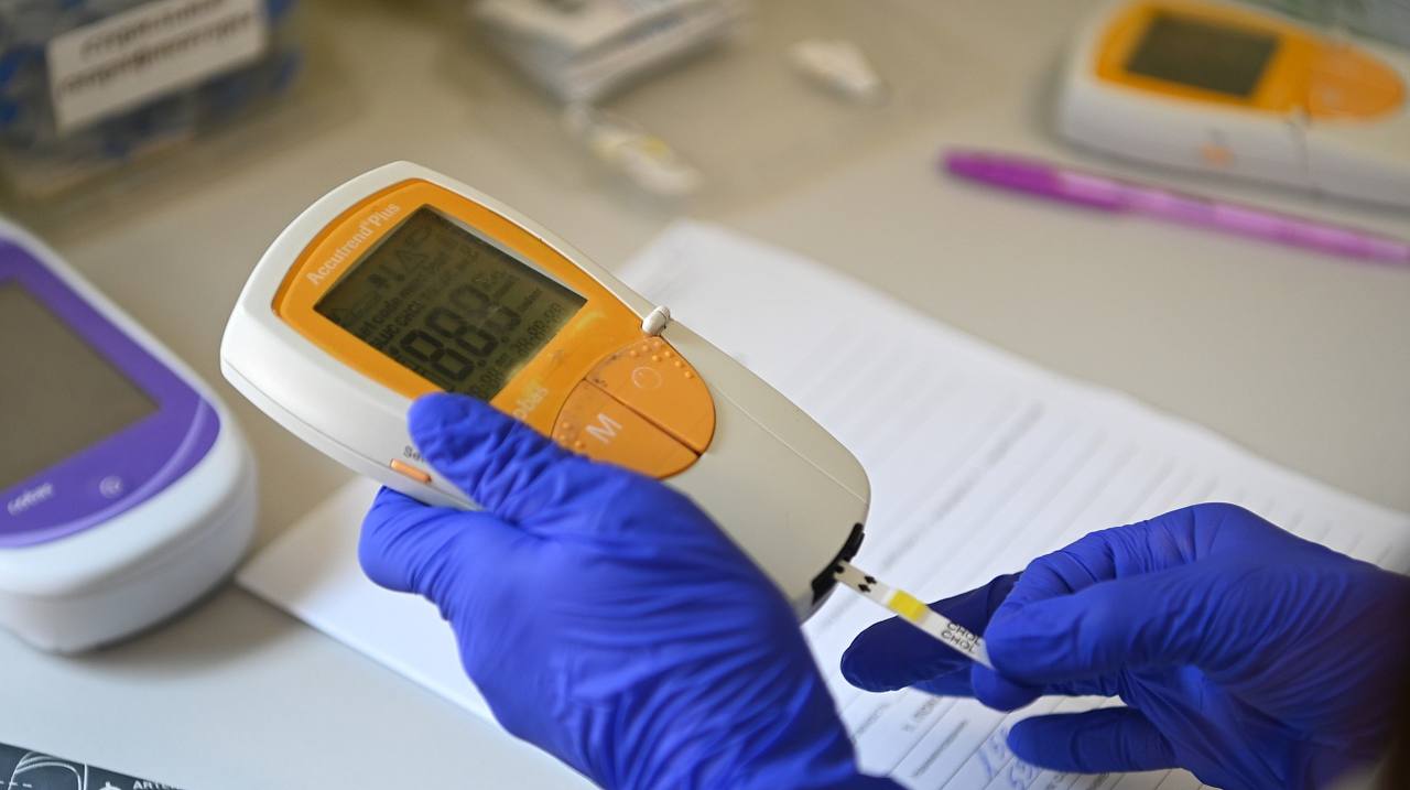 Краснодарцы могут проверить здоровье в рамках Недели профилактики неинфекционных заболеваний Бесплатные обследования и консультации проведут в мобильном центре Маршрут здоровья Комплекс будет работать с 9 00 до 14 00 по следующим адресам 28 января посёлок Индустриальный улица Выселковская 63 1 29 и 30 января посёлок Российский улица им Комарова 106 Б к 1 Также в рамках Недели профилактики состоятся тематические лекции и консультации 28 января в 11 00 по улице Воровского 18 для желающих проведут встречу на тему ЗОЖ Ваше здоровье в ваших руках Профилактика неинфекционных заболеваний медицинаКРД Телеграм ВК MAX