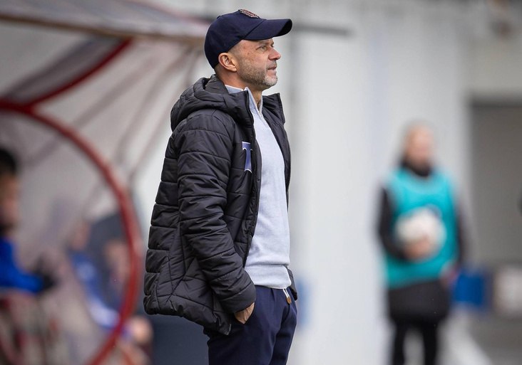 Новым тренером Ротора может стать бывший игрок московского Спартака и бывший тренер московского Торпедо Дмитрий Парфенов Об этом сообщает спортивный журналист Сергей Ильев в своем телеграм канале Предполагается что господин Парфенов станет 16 м по счету тренером в новейшей истории волгоградского Ротора придя на смену покинувшему клуб Денису Бояринцеву