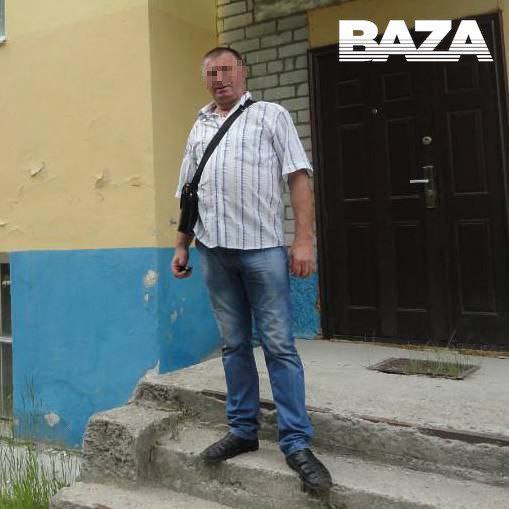 В Мурманской области суд оштрафовал пенсионера за оставление одобрительных комментариев реакций в виде лайков в YouTube Как говорится в материалах дела мужчина имеющий гражданство Украины и вид на жительство в РФ совершал оставление одобрительных лайков под несколькими видеороликами иноагентов в том числе посвященных убийству начальника войск РХБК Игоря Кириллова в декабре 2024 года Публичное одобрение в сети Интернет подобных материалов направлено на дискредитацию использования Вооруженных Сил Российской Федерации в целях защиты интересов Российской Федерации и ее граждан поддержания международного мира и безопасности или исполнения государственными органами Российской Федерации своих полномочий в указанных целях оказания добровольческими формированиями организациями или лицами содействия в выполнении задач возложенных на Вооруженные Силы Российской Федерации или войска национальной гвардии Российской Федерации Определить что пенсионер оставлял лайки в YouTube удалось в ходе проверки его смартфона сотрудниками ФСБ Суд назначил ему штраф 30 тысяч рублей   Подписывайтесь на Расстригу