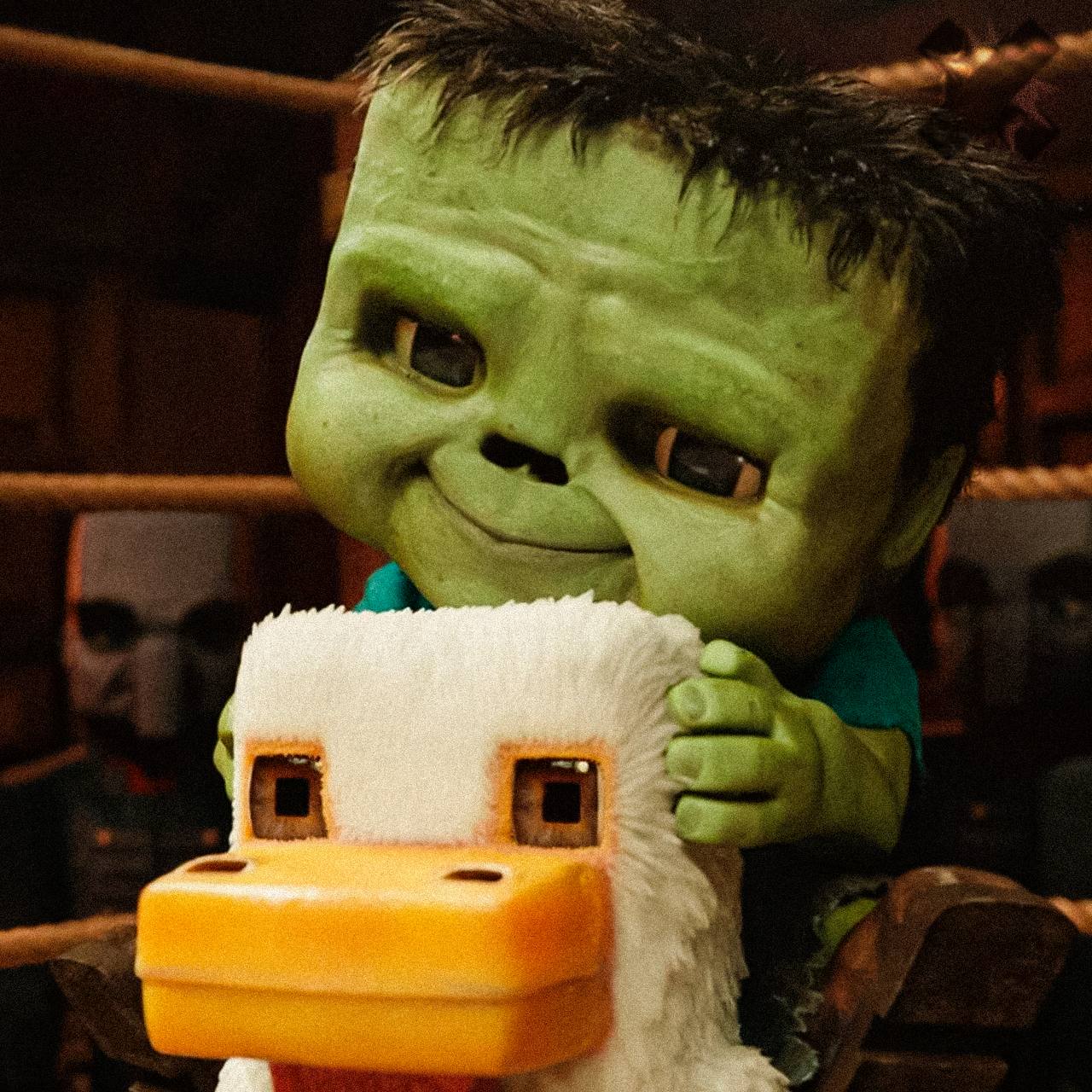 Сиквел Minecraft СКОРО Джейсон Момоа сообщил что съёмки продолжения A Minecraft Movie стартуют в конце апреля Сценарий второй части ещё лучше первого над ним актёр смеялся вслух Фильм обещает больше приключений в мире игры включая скорее всего персонажа Алекса Премьера запланирована на 23 июля 2027 года режиссёром вновь станет Джаред Хесс   фанаты Minecraft ждём а мне и первая часть не понравилась НМШ