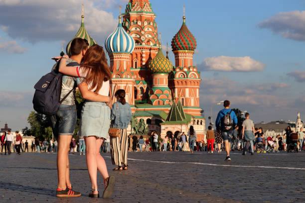 Около 40% туристов намерены отметить День России в Москве. На втором месте по популярности находится Санкт-Петербург, который выбрали 18% путешественников.