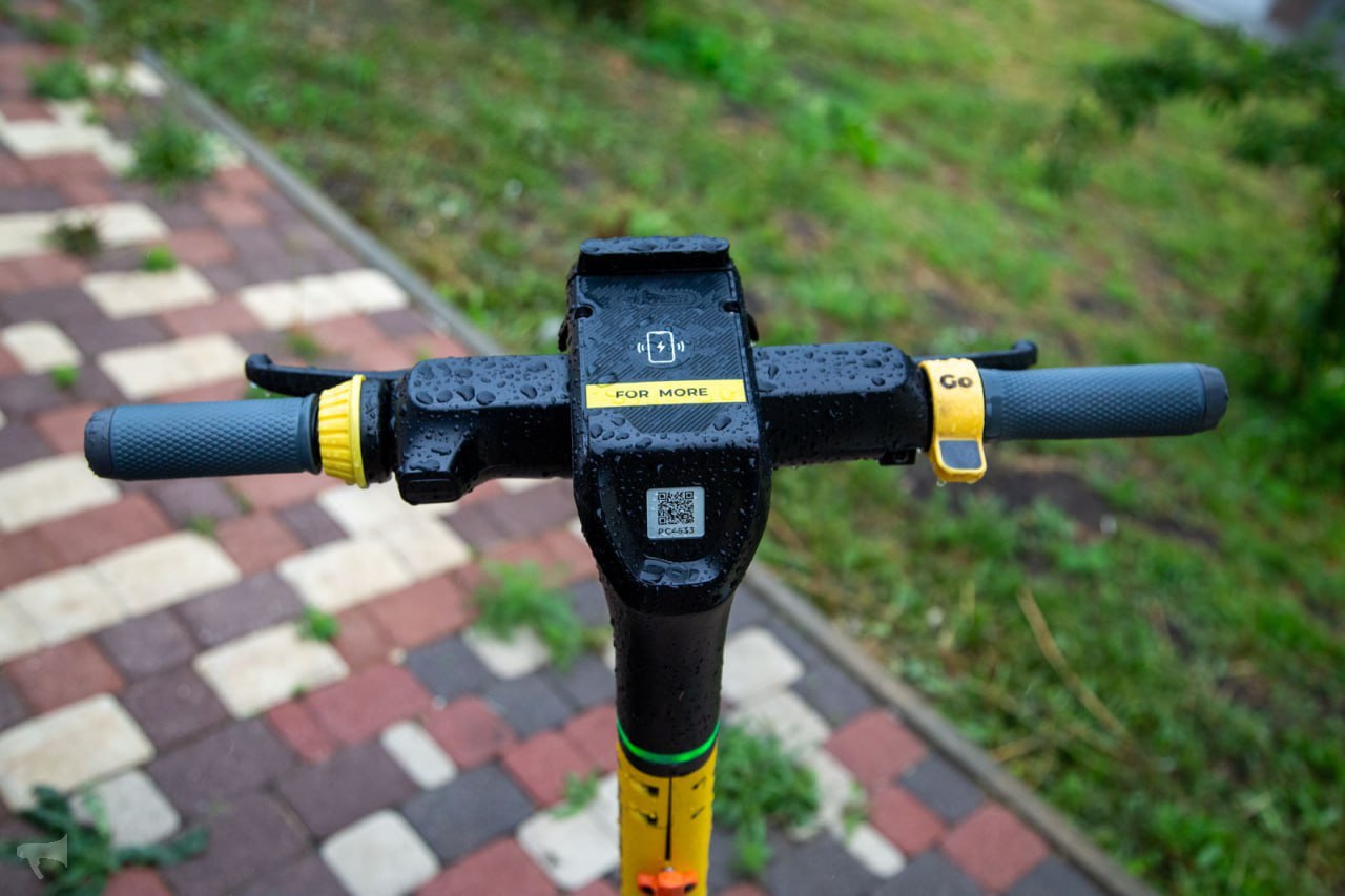 За ограничения для самокатчиков проголосовали ставропольцы Опрос населения проводился в Госуслугах 6 Мнение жителей учтут при разработке проекта краевого закона Его подготовка уже идет в краевом Минтранспорта сообщил губернатор Владимир Владимиров Главная задача которую ставлю перед разработчиками правила должны защищать земляков делать безопаснее дороги и тротуары в нашем крае сказал глава региона В обсуждении изменений также примут участие заинтересованные ведомства краевые депутаты общественники правоохранители и представители бизнеса который работает в этой сфере     ПОДПИШИСЬ Прислать новость