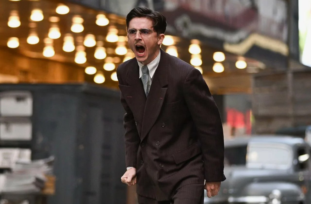 Лучший актер в фильме мюзикл или комедия Тимоти Шаламе Марти Великолепный ЗолотойГлобус2026 Кинопоиск Новости