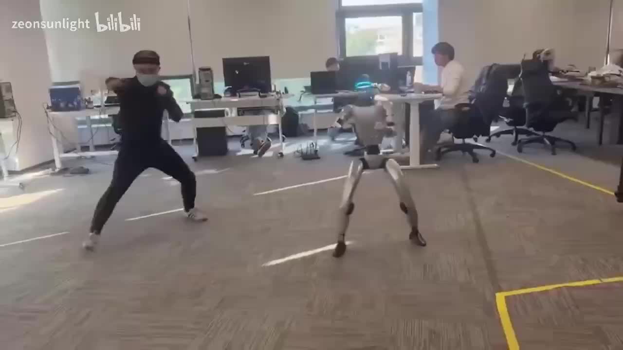 Неудача оператора: робот проиграл бой самому себе