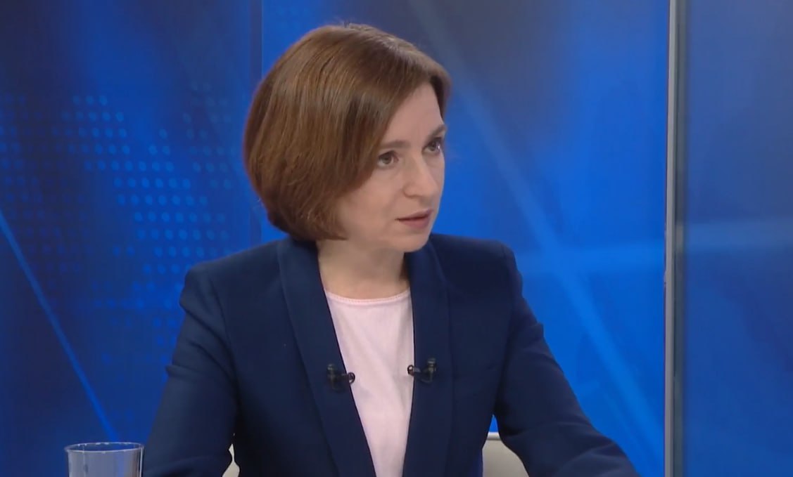 Санду: Молдова может завершить переговоры о вступлении в ЕС до конца 2027 года Президент Майя Санду заявила, что переговоры о вступлении Молдовы в Евросоюз могут завершиться к концу 2027 года. Следующий этап — ратификация соглашения странами ЕС — может начаться уже в 2028 году. По словам Санду, многое будет зависеть от будущего парламента и его поддержки курса на интеграцию. «В 2028-м начнётся этап ратификации — каждая страна ЕС должна будет выразить свою поддержку» — об этом заявила президент Майя Санду на программе «Новая неделя» на TV8