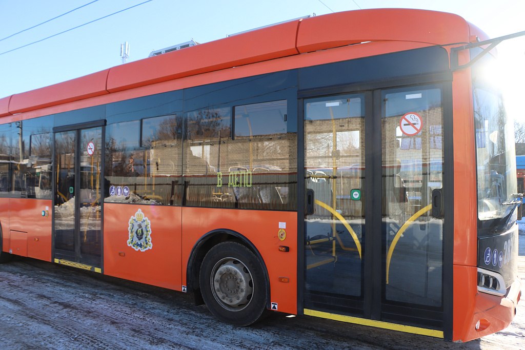 В Хабаровск приходят новые троллейбусы на автономном ходу ϟ Подробности...  Очередной современный троллейбус прибыл в краевую столицу. В скором времени в Хабаровск поступят еще семь подобных машин.      - Хабаровск