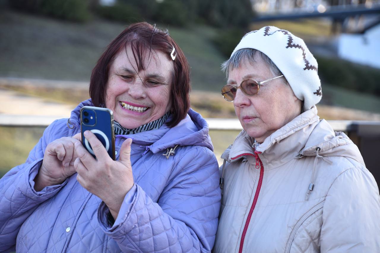 15 марта в Белгороде прошёл первый концерт под открытым небом. Об этом рассказал министр культуры Белгородской области Константин Курганский.  Мероприятие прошло на крыше кампуса «Школы 21», где выступили музыканты Белгородской государственной филармонии. 16 марта на крыше кампуса выступили уже преподаватели и студенты Белгородского института искусств и культуры.  «Подобные уникальные мероприятия станут отличной возможностью для жителей Белгорода насладиться живой музыкой и провести время в компании друзей и семьи!», — сказал министр.   Курганский также рассказал, что такие концерты под открытым небом будут проводить каждую неделю с пятницы по воскресенье в 17:00.     Поддержать бустом