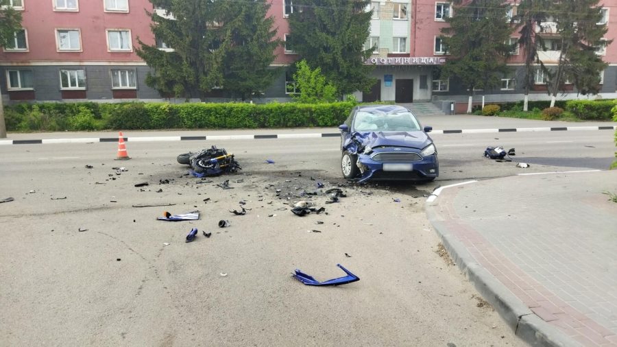Полиция ищет очевидцев ДТП    Полиция просит  откликнуться очевидцев ДТП с участием автомобиля Форд Фокус и мотоцикла Ямаха, произошедшего 4 мая 2025 года в 13 часов 10 минут в г. Орле в районе д. 56 по ул. Октябрьская.