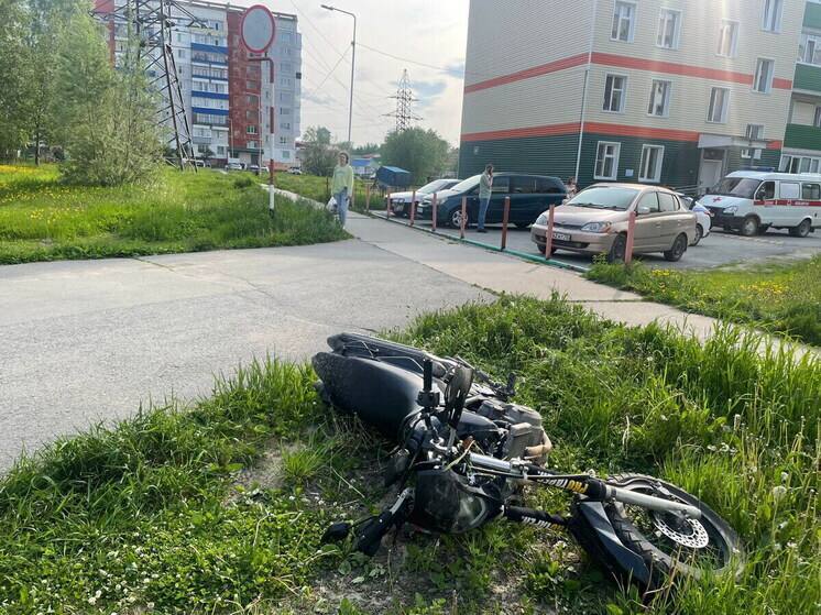 В Томске задержали девять мотоциклистов без водительских прав, среди которых трое — дети. Родители юных нарушителей были привлечены к административной ответственности и могут получить штраф до 30 тысяч рублей за допуск детей к управлению без прав. Все мотоциклы были отправлены на штрафстоянку. Подписаться Прислать нам новостью