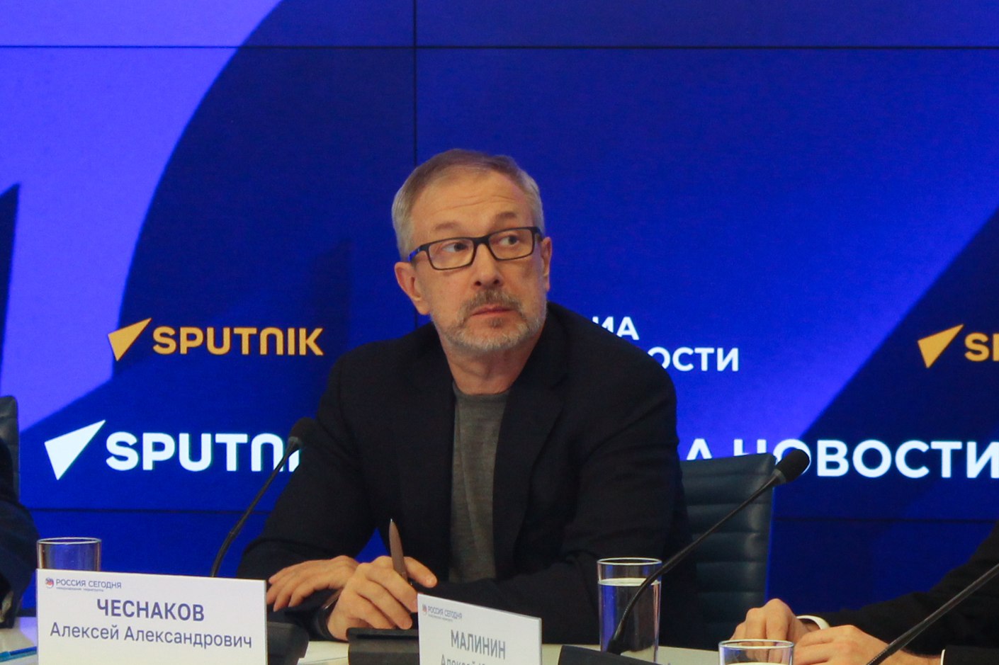 Смены элит быть не должно политологи рассказали о стратегическом значении Центральной Азии МОСКВА 16 декабря ФедералПресс Центр политической конъюнктуры представил доклад подготовленный совместно с Фондом развития гражданского общества Документ посвящен перспективам политического и экономического развития России и стран Центральной Азии Подробнее