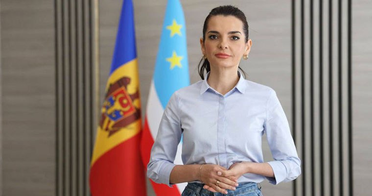 Евгения Гуцул наняла двух известных международных адвокатов  Глава Гагаузской автономии Евгения Гуцул объявила, что два известных международных адвоката — Гонсало Бойе и Уильям Жюли — вошли в её команду защиты по уголовному делу, возбужденному в Республике Молдова.