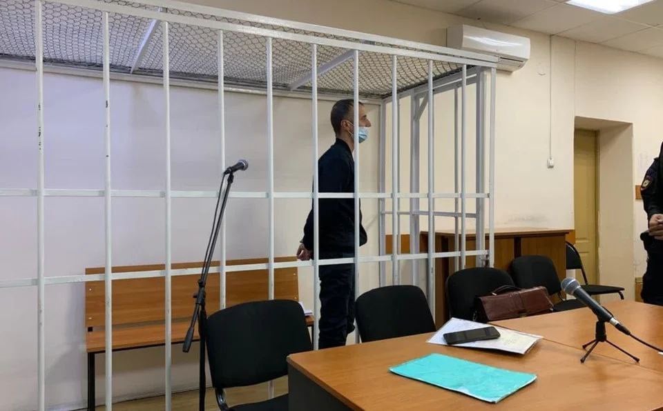 Бывший начальник райотдела полиции в Якутии приговорен к 5 годам лишения свободы  Прокуратура Нерюнгри поддержала государственное обвинение по уголовному делу в отношении бывшего начальника отдела МВД России по Нерюнгринскому району Дмитрия Базиленко. Он обвинялся в получении взятки в особо крупном размере.   Во время судебного разбирательства вину Базиленко признал. Суд назначил ему пять лет лишения свободы в исправительной колонии строгого режима со штрафом в размере 3 075 000 рублей.