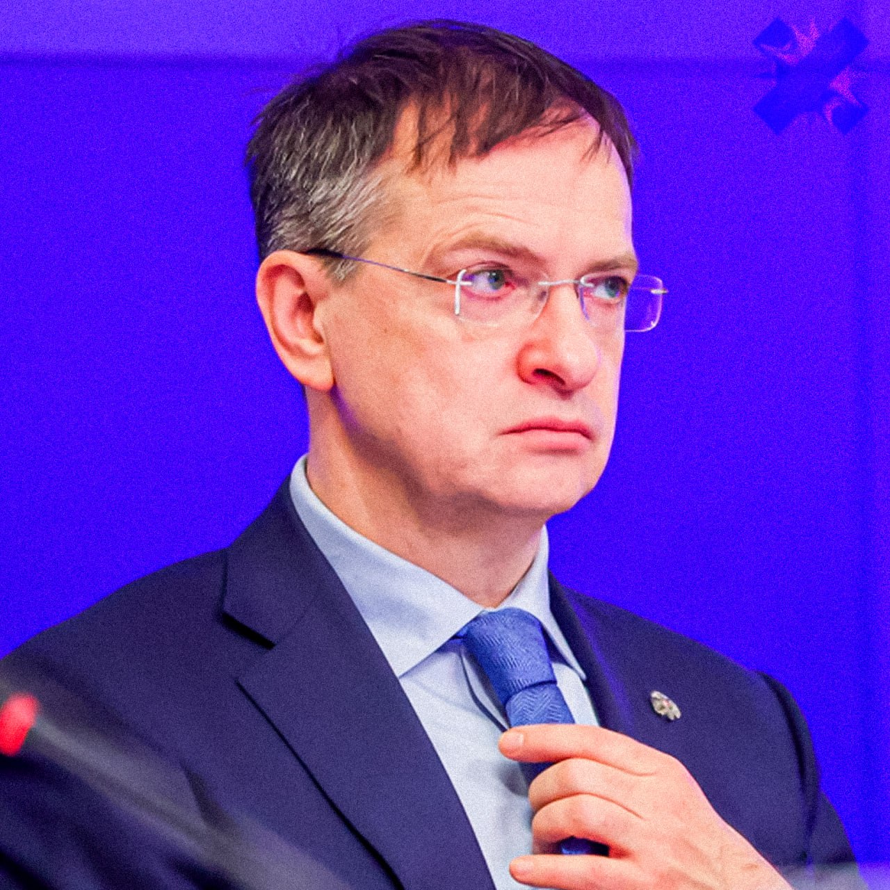 Мединский открыл для себя капибар и удивился что они настоящие Помощник президента России признался СМИ что до недавнего времени считал слово капибара названием мягкой игрушки чем то мохнатым напоминающим Чебурашку Его дочь показала ему фотографии и развеяла заблуждение Теперь он собирается увидеть этих зверей вживую и уже планирует совместную экскурсию Как отметил Мединский Век живи век учись ну хоть теперь знает что они настоящие я тоже не знал а НМШ