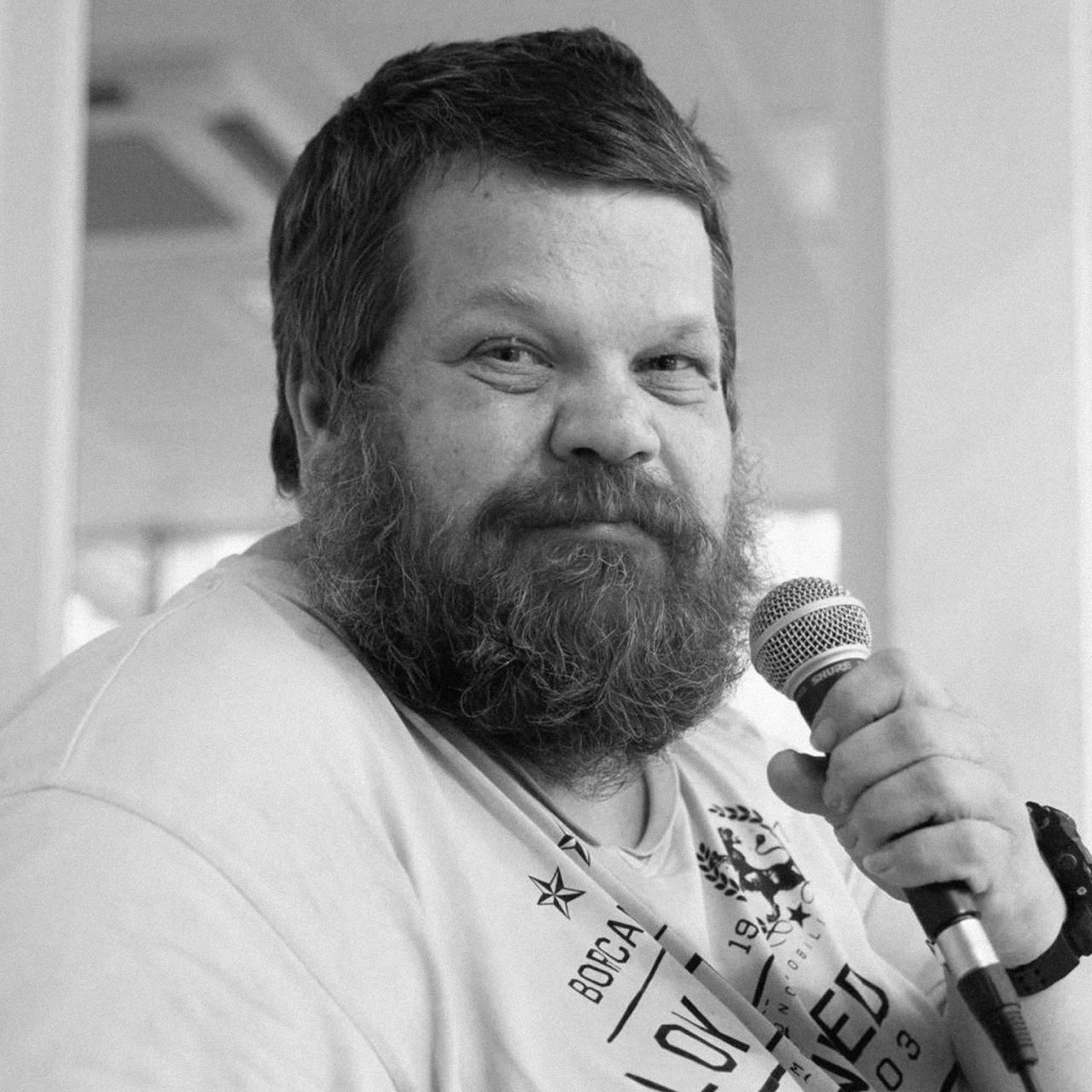 Умер диктор ЦСКА Игорь Плешаков который работал на матчах московского клуба более 20 лет ему было 56 лет