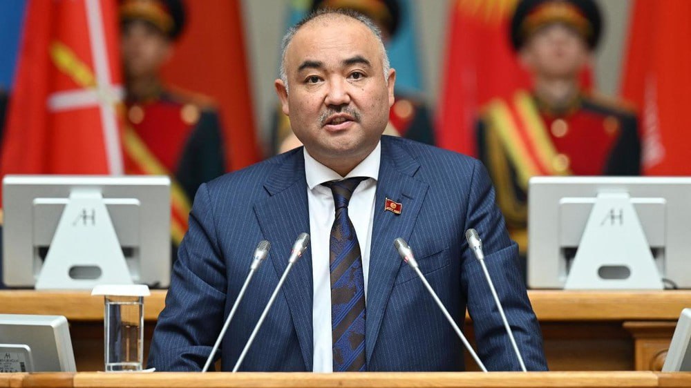 Нурланбек Тургунбек уулу вновь стал спикером Жогорку Кенеша Кыргызстана Все депутатские группы Жогорку Кенеша представили на пост спикера Нурланбека Тургунбек уулу Других кандидатур выдвинуто не было За него проголосовали 86 парламентариев один высказался против Он был избран на первом заседании VIII созыва Напомним что Тургунбек уулу был торага прошлого созыва