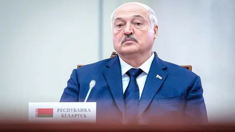 Лукашенко назвал импорт свинины из России позорищем Принимая отчет правительства за 2025 год президент Белоруссии раскритиковал закупки мяса в России Мы же из России завозим свинину Позорище Беларусь завозит свинину Мы чуть ли не на 200 млн долларов там или сколько завезли свинины заявил глава республики