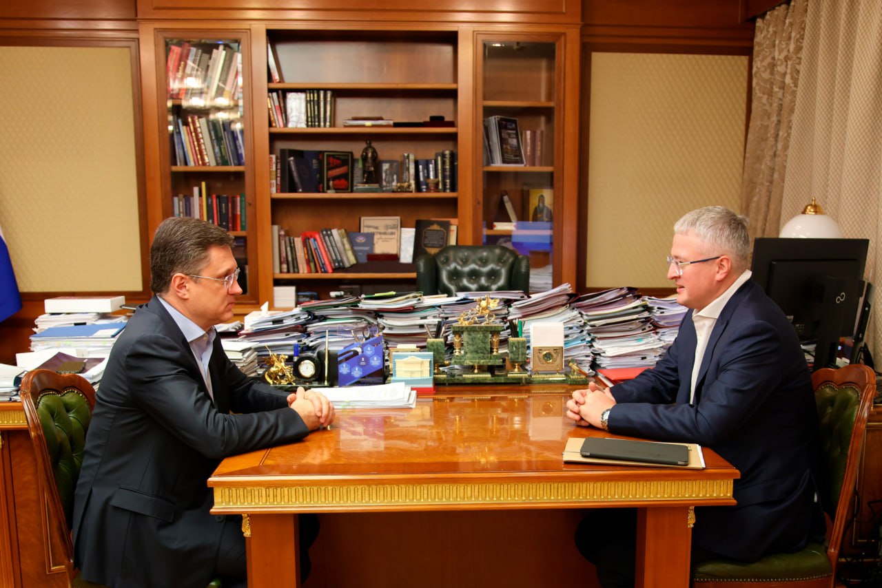 Александр Новак встретился с губернатором Камчатского края Владимиром Солодовым Стороны обсудили вопросы развития топливно энергетического комплекса региона в том числе задачи по газификации внедрению современных систем учета энергии а также меры по повышению энергоэффективности Подписаться на Правительство России в Telegram Читать нас в MAX