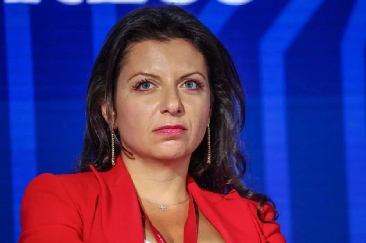 Маргарита Симоньян сообщила о начале курса химиотерапии Журналистка отметила что неизвестно как она будет себя чувствовать и когда вернется в эфир Кроме этого она попросила не писать что все будет хорошо как писали когда болел ее муж Тигран Кеосаян Она подчеркнула что полагается на Бога и принимает любую его волю Мы в Мах АиФ Краснодарский край в ТГ