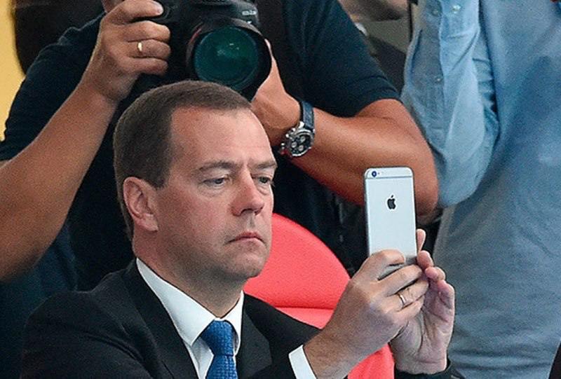 Московский суд оштрафовал Apple на 10,5 млн рублей за пропаганду лгбт. В чем заключалась пропаганда – неизвестно: суд был закрытым.