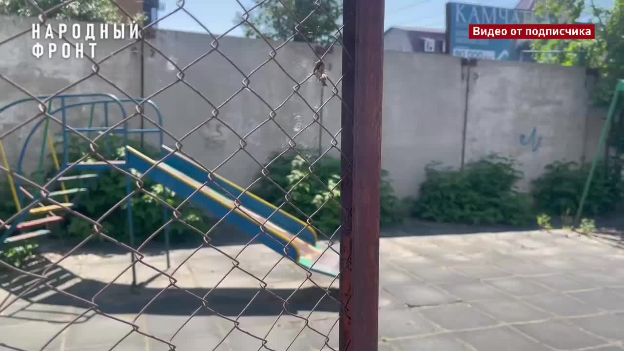 Родители требуют ремонта детских площадок в Барнауле и Боровлянах