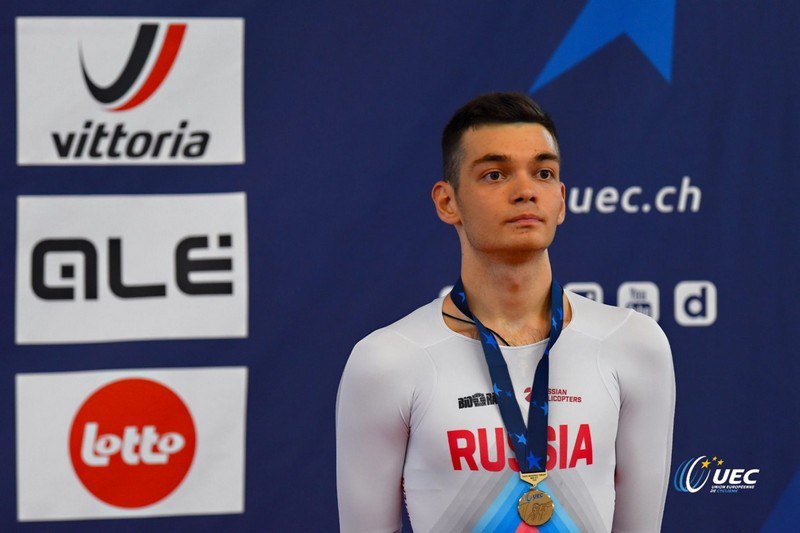 Российский велогонщик Лев Гонов завоевал золото на чемпионате Европы на треке в индивидуальной гонке преследования Соревнования проходят в турецком городе Конья IZ RU в Telegram в MAX