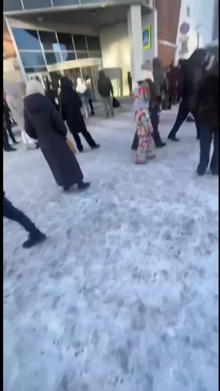 Эвакуация ТРЦ в Новосибирске из-за угрозы взрыва завершена