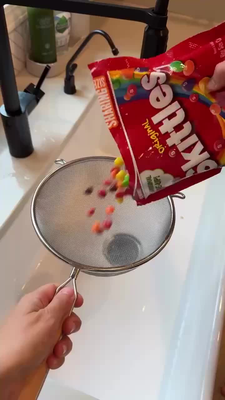 Матери в США начинают мыть Skittles для улучшения эстетики и снижения вреда
