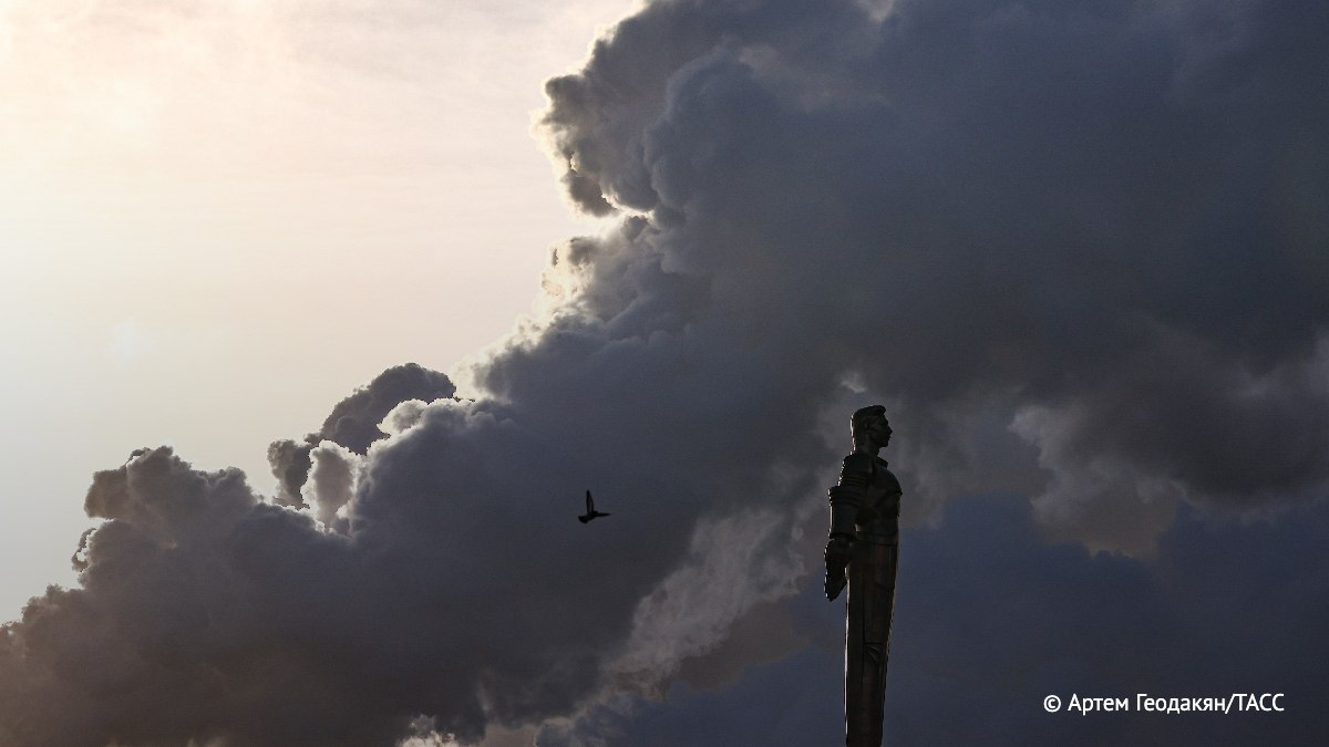 Заморозки были зафиксированы минувшим вечером в Москве и области сообщили ТАСС в Гидрометцентре РФ В некоторых районах столбики термометров опустились до минус 2 градусов Подпишись на ТАСС Москва в Мах