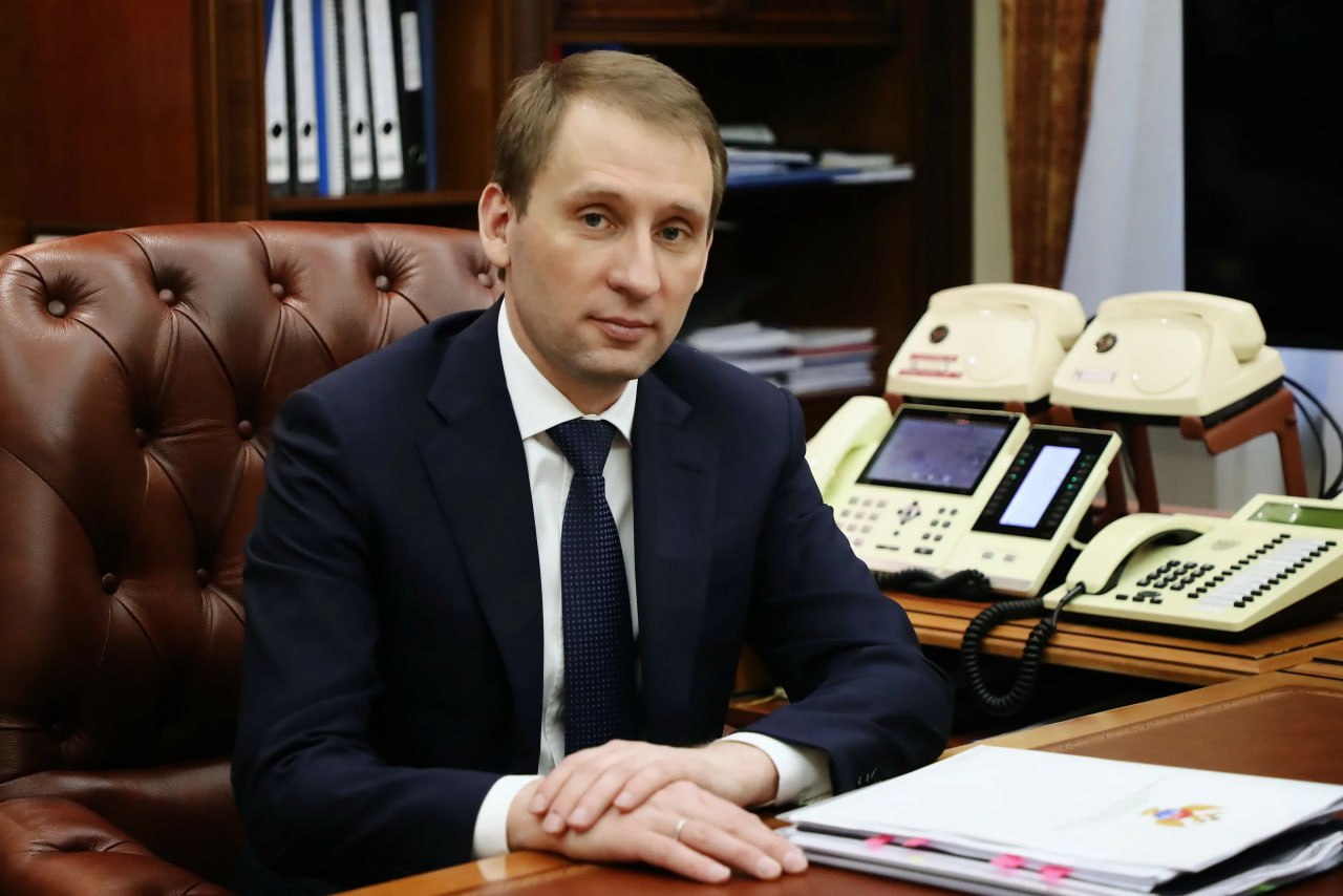 Глава Минприроды: Разведанных запасов нефти в России хватит на 26 лет, при этом из 31 млрд тонн запасов рентабельны только 13 млрд Читать далее #ROSN