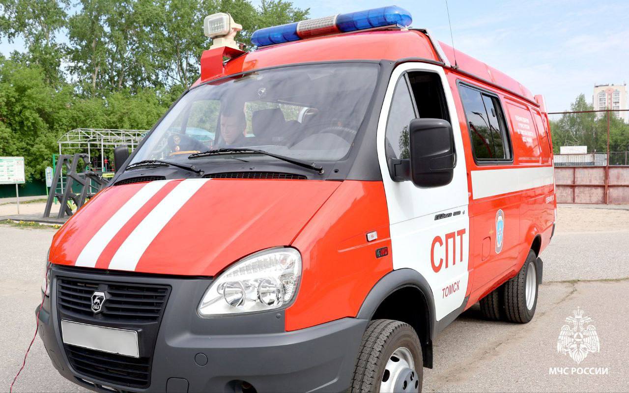 За прошедшие сутки в Томской области потушено 11 пожаров. Обгорел ковер в жилом доме по улице Набережной в селе Елгай Кожевниковского района. К сожалению, 59-летний мужчина получил ожоги. Площадь пожара 1 квадратный метр. Обгорели стены и крыша жилого дома по улице Лазурной в селе Корнилово Томского района. Площадь пожара 81 квадратный метр. Погибших нет, травмирован 1 человек. Силы и средства пожарной охраны 2 раза привлекались для ликвидации последствий ДТП.