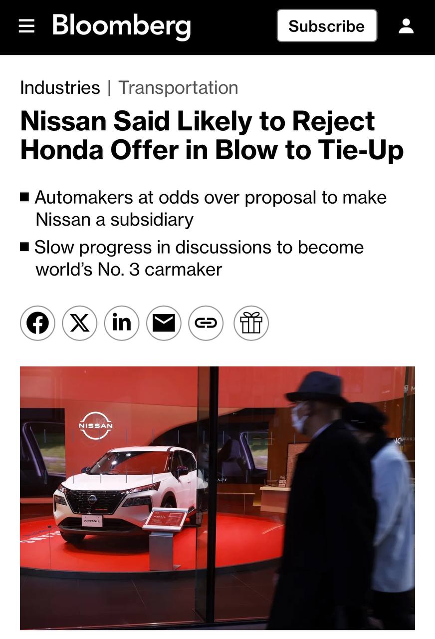 Nissan будет жить. Компания собирается отказаться от слияния с Honda — Bloomberg. В декабре 2024 года компании заявили о слиянии, чтобы сократить расходы на производство автомобилей, но первых не устроила доля.   Сегодня автопроизводитель собирается официально отказаться от предложения на собрании. В дальнейшем возможно только сотрудничество.   Раз уж место свободно, может рассмотрите LADA?