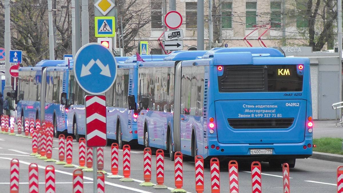 В Москве 90 городского транспорта работает на электроэнергии сообщил мэр города Сергей Собянин