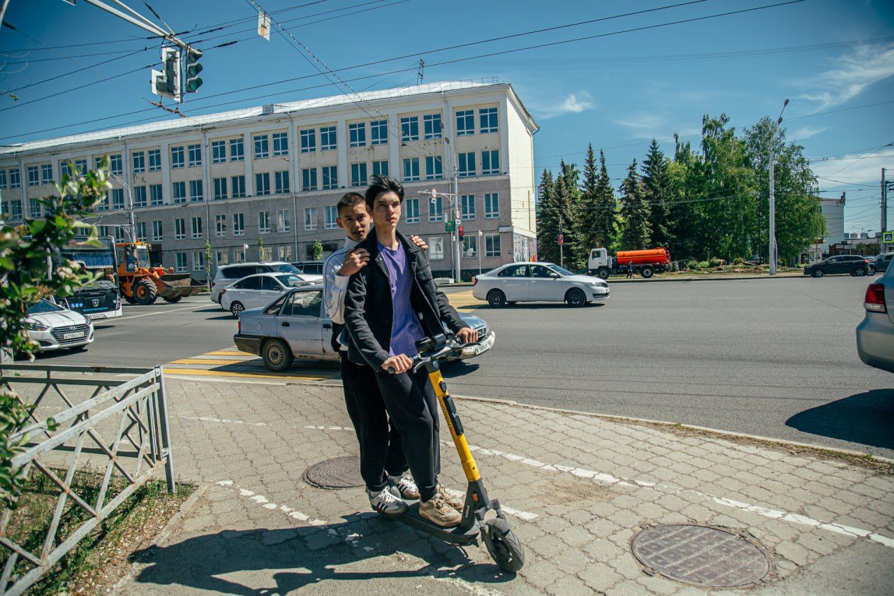 В Уфе за май оштрафовали 560 электросамокатчиков и заблокировали 309 — сервис кикшеринга «МТС Юрент»