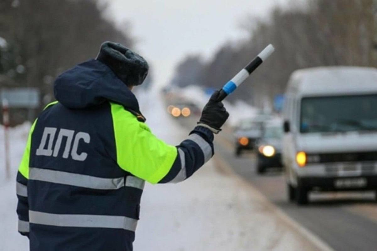 Матерным и блатным номерам конец в России запретят комбинации ВОР и АУЕ на автомобильных номерах Получить красивые номера с ХЕР СОС СРУ ССУ НАХ ХУЕ СУК и подобными станет невозможно органы просто не будут их выдавать а номера с АУЕ и ВОР уже изымаются их владельцев обязывают перерегистрировать автомобиль При этом цифровые комбинации например 666 запрещать не будут за них можно не переживать Движение АУЕ признано экстремистским и запрещено в России SVODKA138 теперь в МАХ max ru svodka138