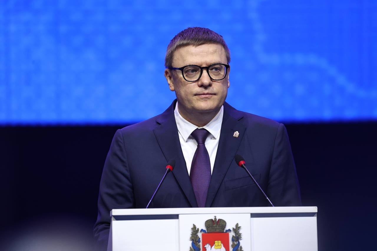 Депутат Госдумы отметила глубину послания губернатора Текслера  Напомним, сегодня губернатор Челябинской области Алексей Текслер выступил с традиционным посланием к депутатскому корпусу Южного Урала. Глава региона подробно остановился на наиболее важных темах развития субъекта и обозначил краткосрочные и долгосрочные цели.  «В своем ежегодном обращении к Заксобранию губернатор Челябинской области дал глубокий анализ текущего состояния дел в регионе», — отмечает депутат Государственной Думы от Челябинской области Яна Лантратова.  Парламентарий подчёркивает, что под руководством Алексея Текслер, Южный Урал на конкретных примерах доказывает свою приверженность президентскому курсу, а также демонстрирует своё стратегическое значения для развития страны.  В частности, Лантратова отмечает, что наша область удерживает лидирующие позиции по ряду социальных и экономических показателей, чем вносит неоценимый вклад в настоящее и будущее России.  «Это результат слаженной работы власти и общества, четко определенных приоритетов устойчивого развития, которые были сформулированы в прошлом году и получили поддержку жителей», — добавила Лантратова.