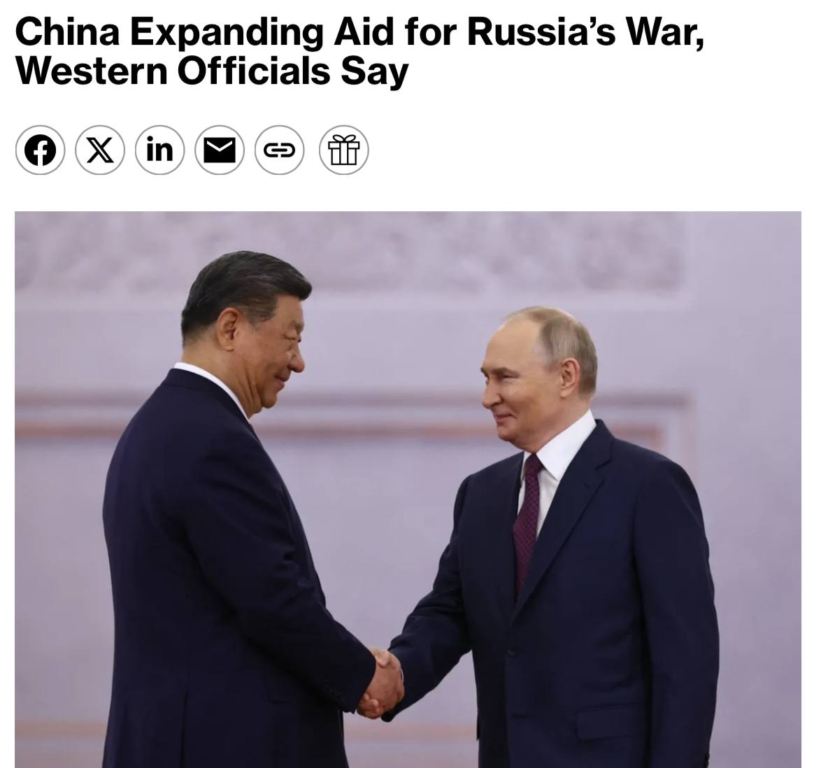 По данным источников Bloomberg в 2026 году Китай планирует увеличить объем помощи оказываемой России Издание отмечает что в 2025 году Китай значительно усилил поддержку Москвы на фоне конфликта в Украине и западные страны считают что эта тенденция продолжится и в 2026 году Кроме того подчеркивается что возросшая помощь России со стороны Китая создает дополнительные сложности для европейских руководителей пытающихся найти пути разрешения существующей конфликтной ситуации