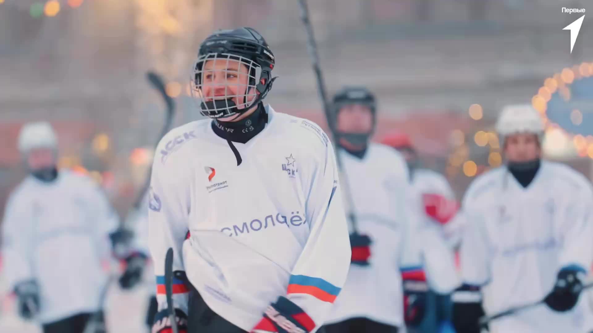 Юные хоккеисты Донецка одержали победу на турнире в Ялте и сыграли с российскими звёздами в Москве