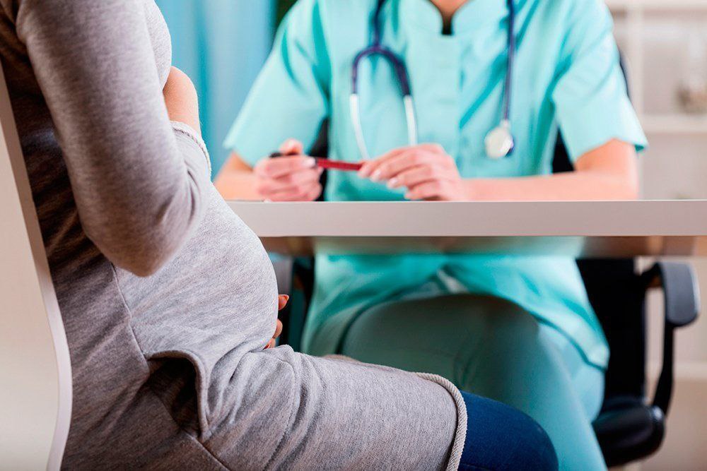 В палату парламента вносится законопроект предусматривающий обязательное информирование мужа об аборте Закон позволяет женщине самой решать вопрос о необходимости аборта Эти положения законопроект не меняет Нововведение касается обязанности уведомлять мужа о решении об аборте если женщина состоит в браке Также предлагается информировать бывшего мужа если с момента расторжения брака прошло не более 12 недель Подпишись RogandarNEWs мы в MAX