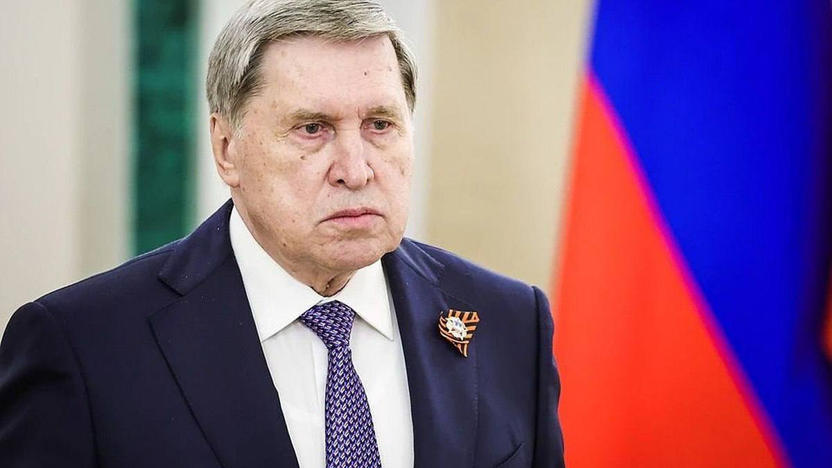 Помощник президента Юрий Ушаков заявил, что не знает, когда состоится следующая встреча Путина и Трампа. Он также отметил, что тема проведения трехсторонних переговоров с участием лидеров США, России и Зеленского пока не затрагивалась.
